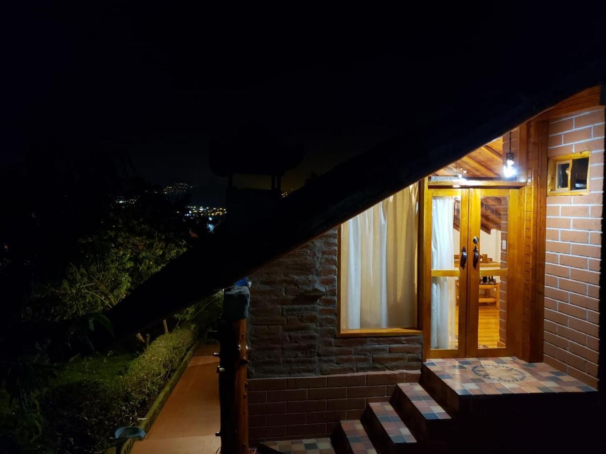 Atallaro Hospedaje Otavalo Phòng bức ảnh